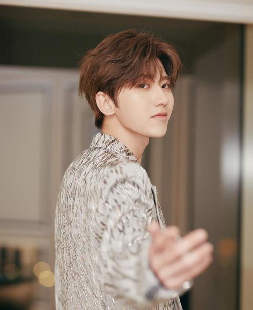 娱乐圈谁爆料比较准确一点,揭秘谁才是“真相侦探” 第2张 娱乐圈谁爆料比较准确一点,揭秘谁才是“真相侦探” 第2张